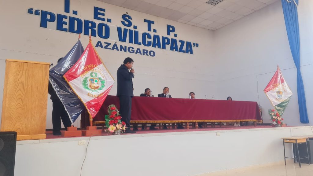 Visita del Congresista Flavio Cruz Mamani al IESTP Pedro Vilcapaza